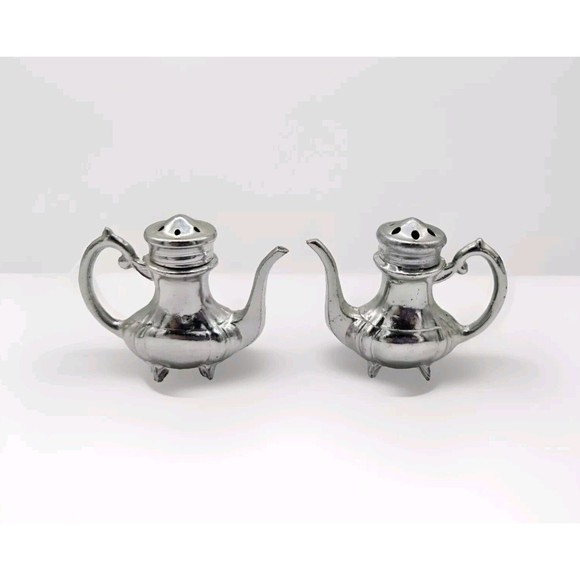 Vintage Miniature Teapot Souvenir Salt & Pepper Shakers Heavy Metal Silver 1.5" - Picture 1 of 8